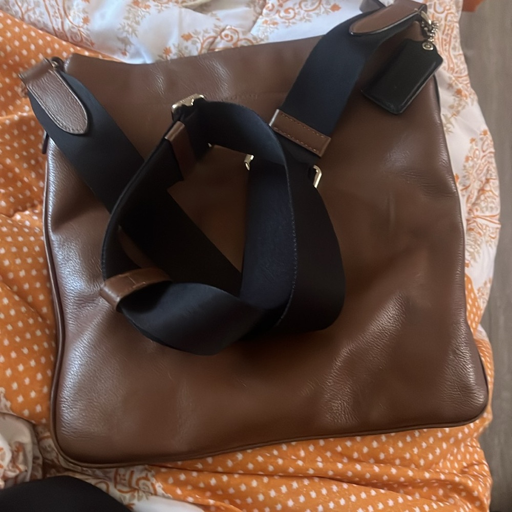 Authentic Coach bag - Picture 3 of 3